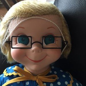 CLOSET HOSTESS: Mrs. Beasley  :-)